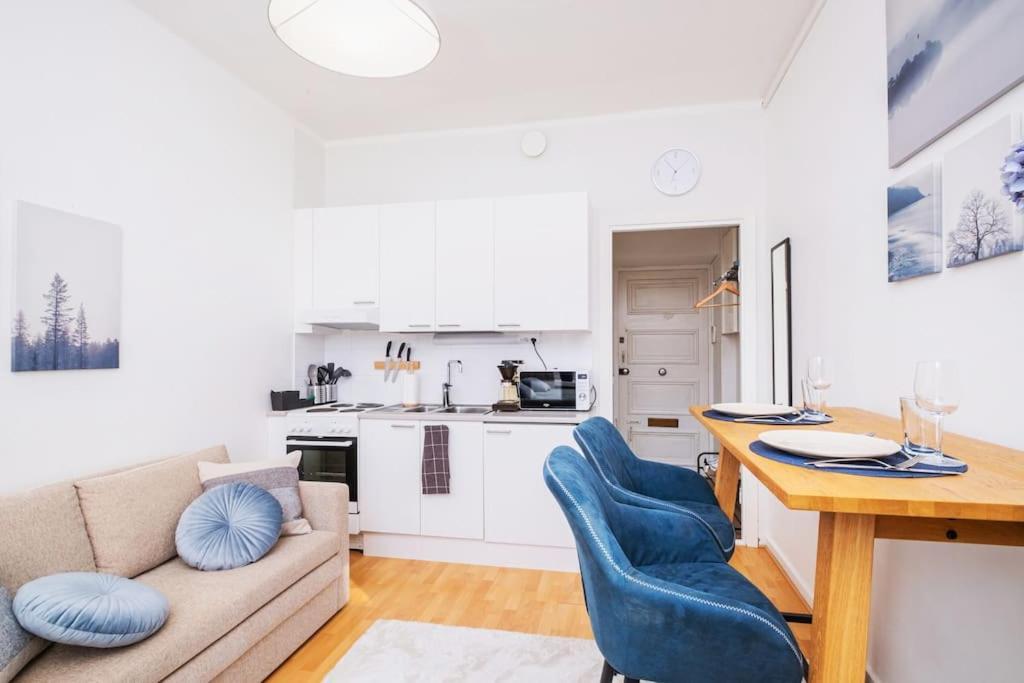 Huoneisto Elegant In Downtown - Free Wi-fi